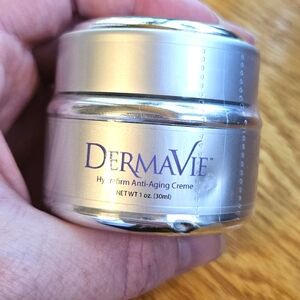 DermaVie Hydrafirm Anti-Aging Creme